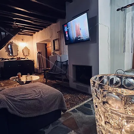 Tzeni Palios فيلة Panteleimon
